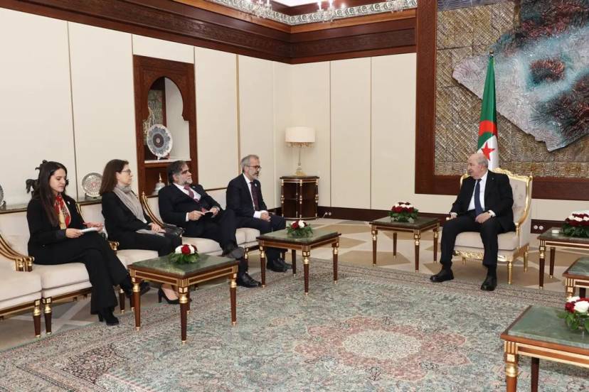 Le Président de la République, Monsieur Abdelmadjid Tebboune, reçoit le ministre des Affaires étrangères du Portugal